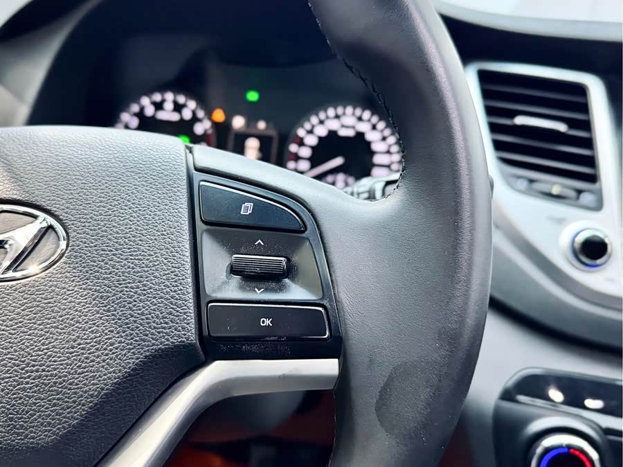 Hyundai Tucson 2016 car image #16