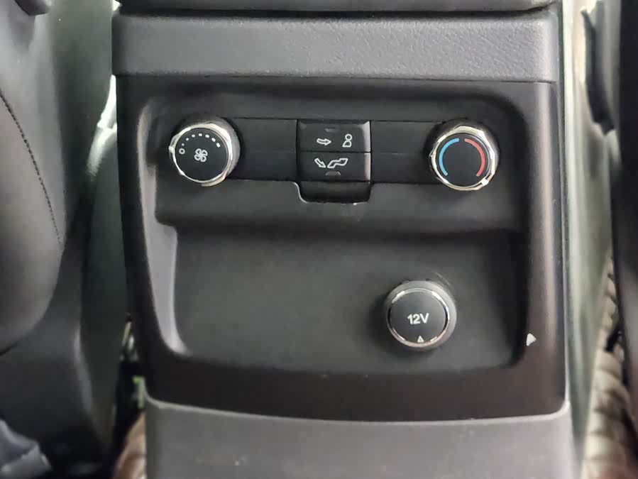 Ford Everest 2016 car image #16