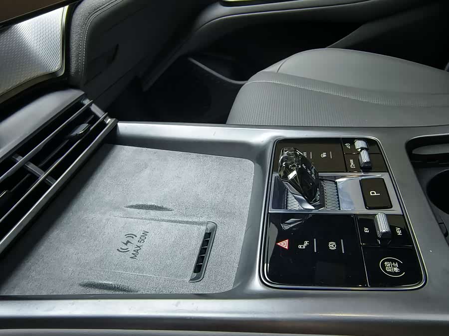 BYD Seal 07 DM-i 2025 car image #16