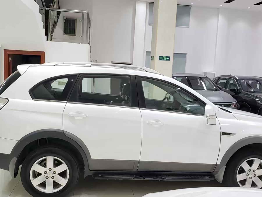 Chevrolet Captiva 2013 imagen de coche #16