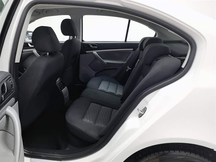 Skoda Octavia 2013 car image #16