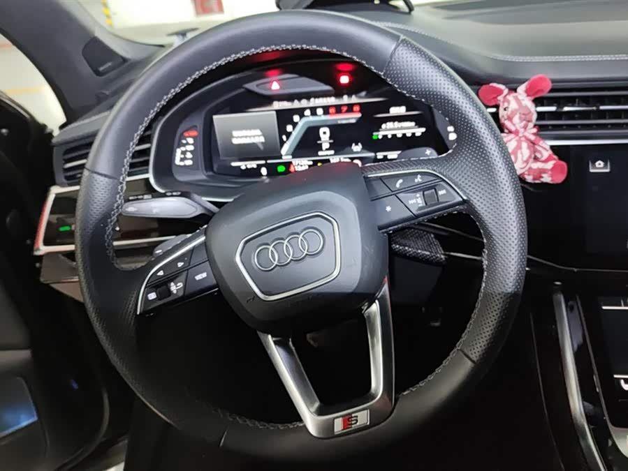 Audi SQ7 2024 car image #16