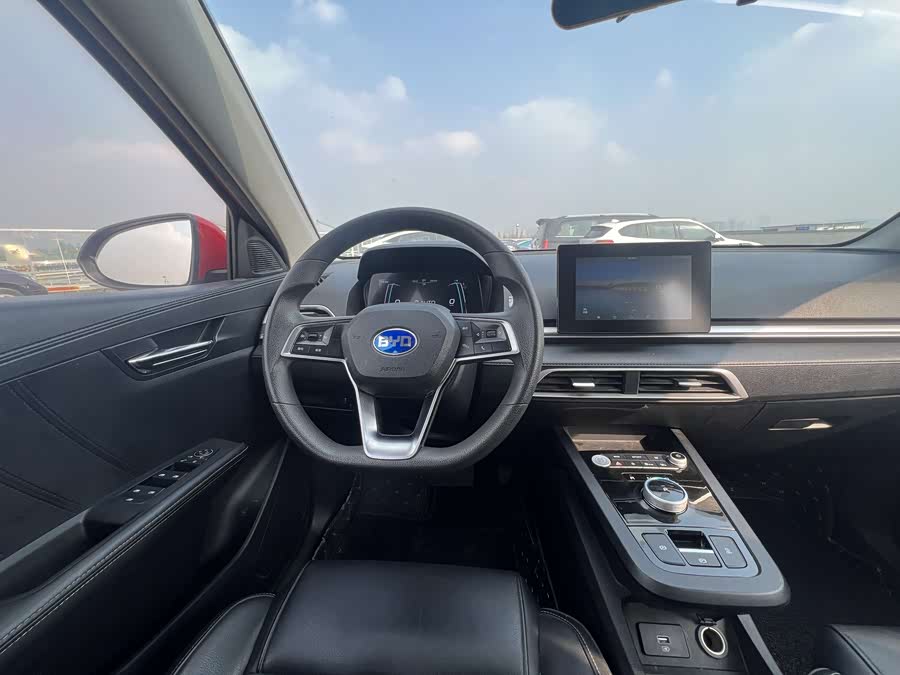 BYD e2 2019 изображение автомобиля #16