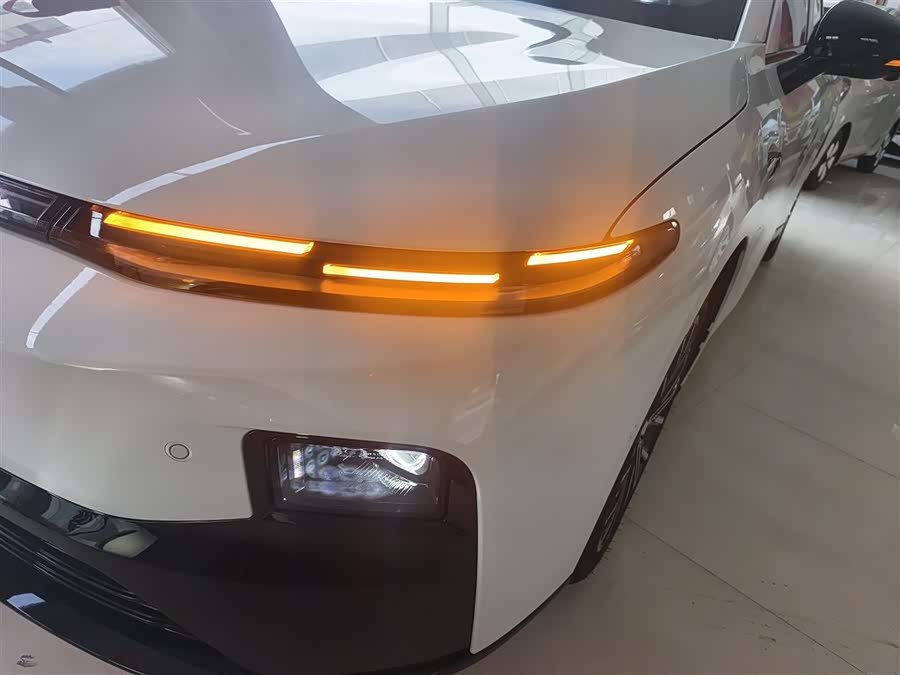 零跑汽车 零跑B01 2025 汽车图片 #16