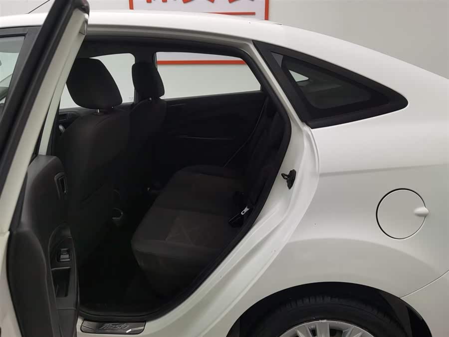 Ford Fiesta 2014 car image #16