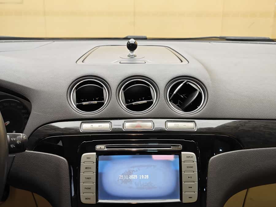 Ford S-MAX 2012 #16 Ford S-MAX 2012 car image #16