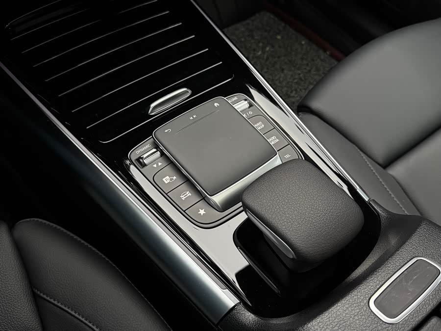 Mercedes-Benz GLA Class 2023 #16 Mercedes-Benz GLA Class 2023 car image #16