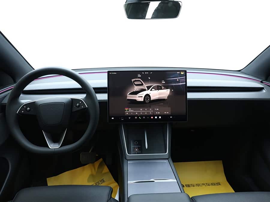Tesla Model Y L 2025 immagine di auto #16