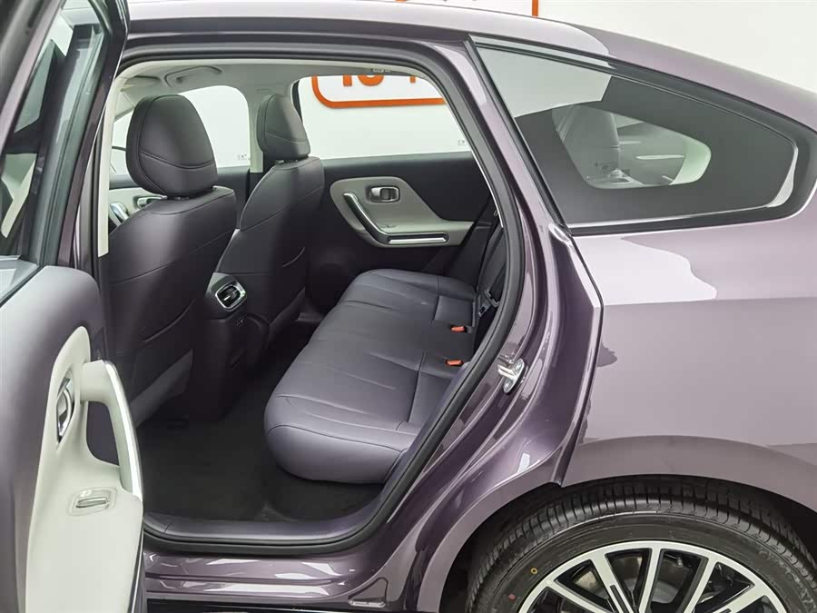 零跑汽车 零跑B01 2025 汽车图片 #16