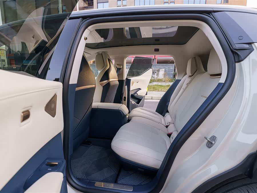 极氪 极氪X 2024 汽车图片 #16