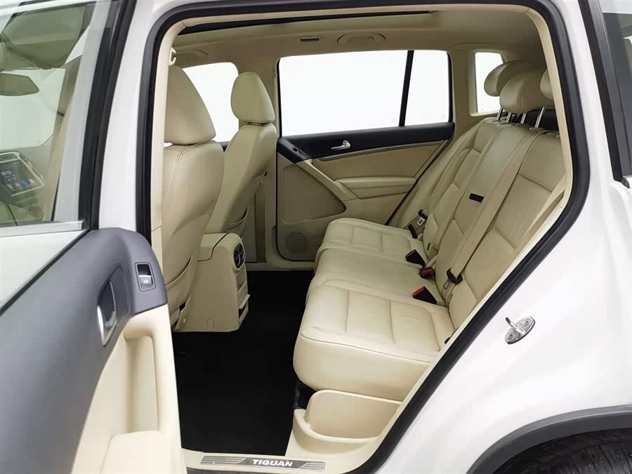 Volkswagen Tiguan 2016 car image #16