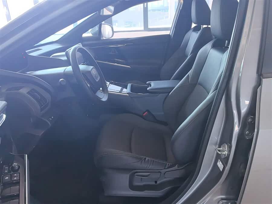 Toyota bZ4X 2022 immagine di auto #16