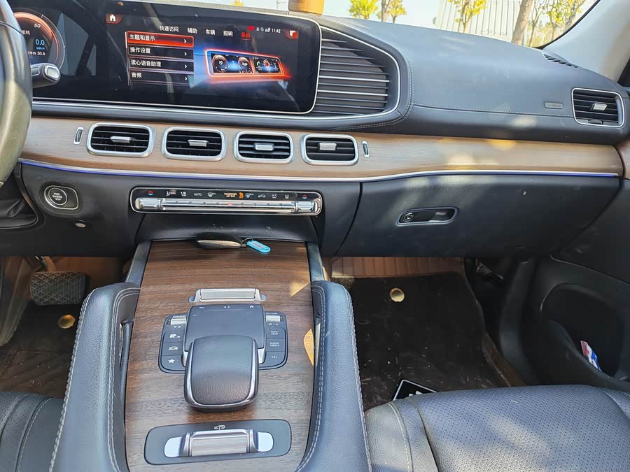 Mercedes-Benz GLE Class New Energy 2021 car image #16