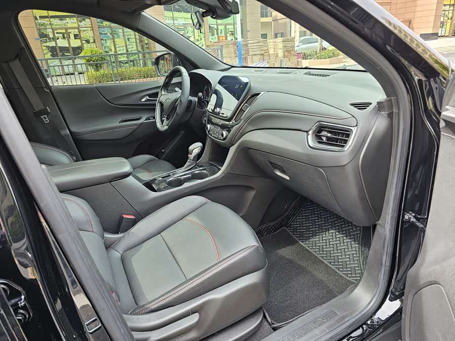 Chevrolet Equinox 2023 car image #16