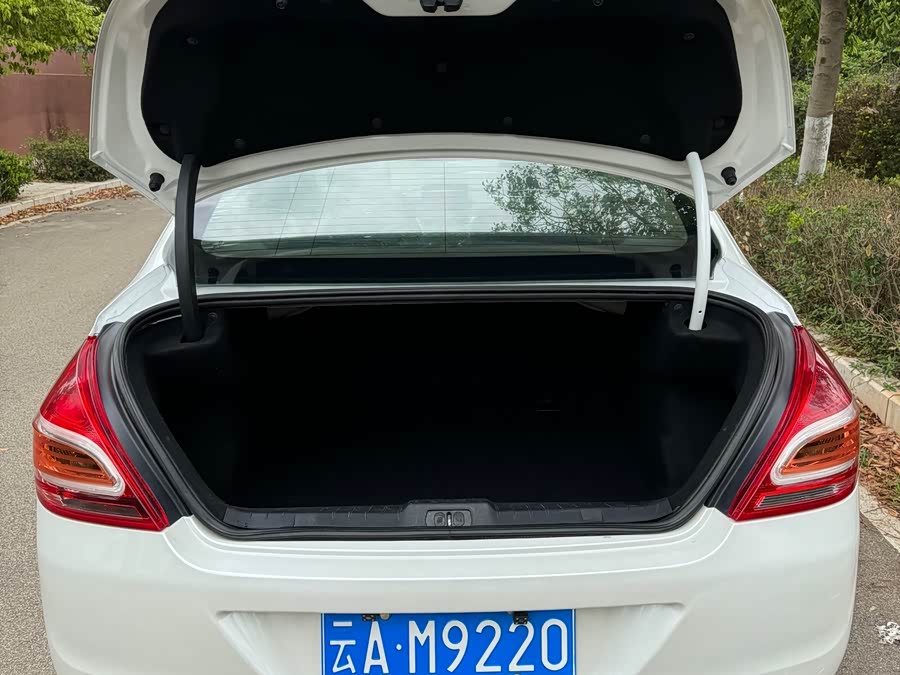 Peugeot 308 2014 #16 Peugeot 308 2014 car image #16