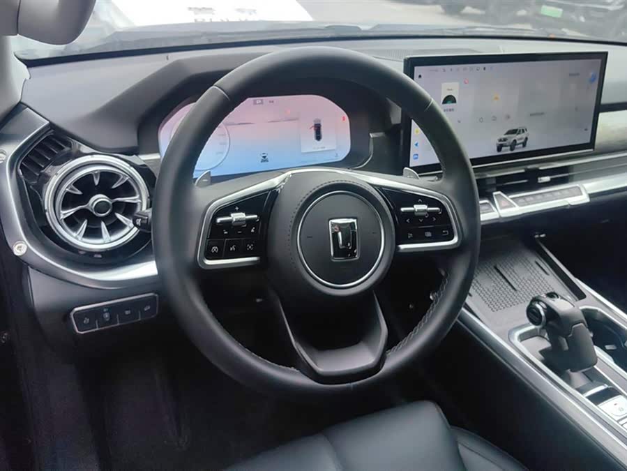 Tank 400 2024 car image #16