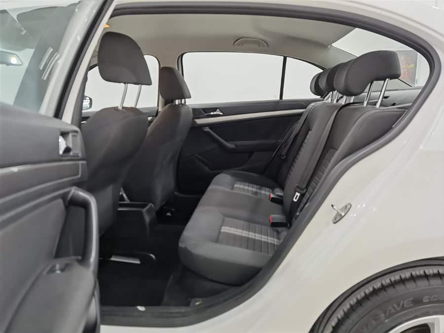 Volkswagen Lavida 2021 car image #16