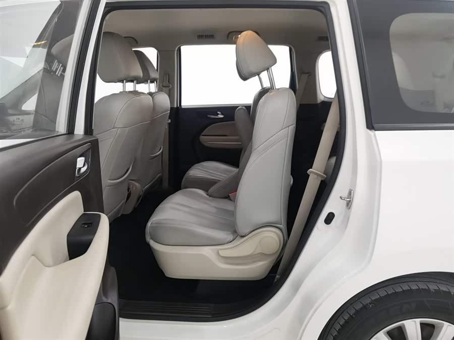 GAC Trumpchi M6 2019 car image #16