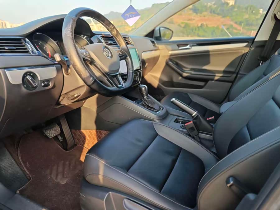 Volkswagen Sagitar 2019 imagem de carro #16