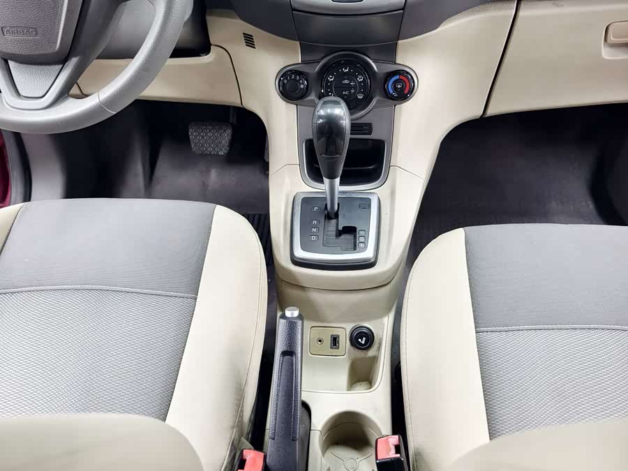 Ford Fiesta 2012 car image #16