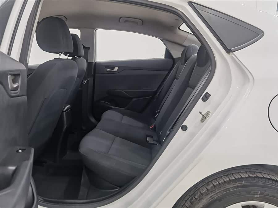 Hyundai Verna 2017 car image #16