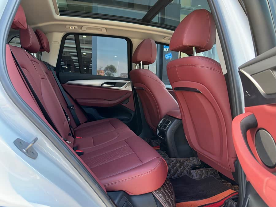 BMW iX3 2023 immagine di auto #16