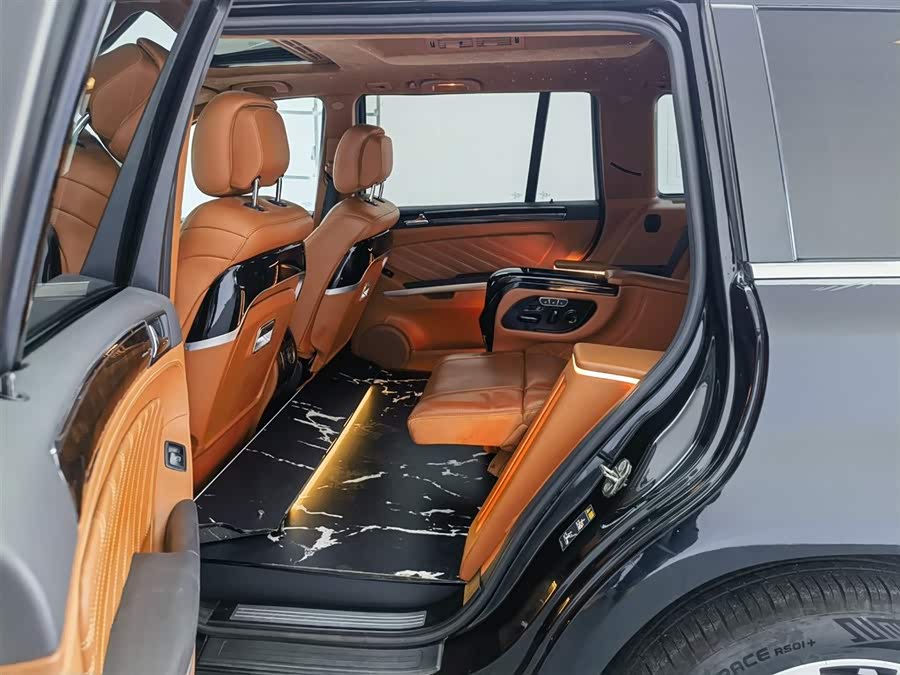 Mercedes-Benz GL Class 2012 car image #16