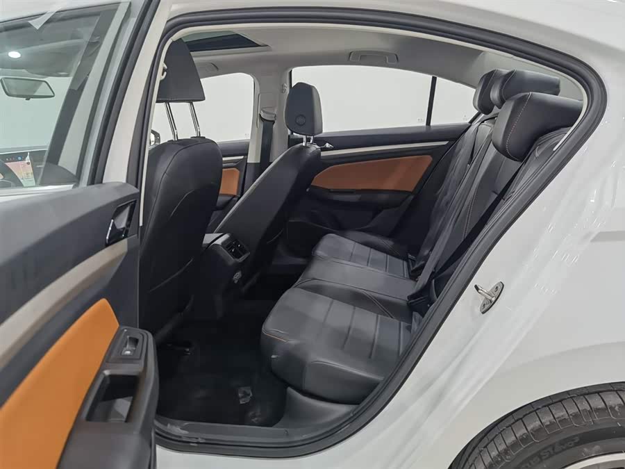 Volkswagen Bora 2023 car image #16