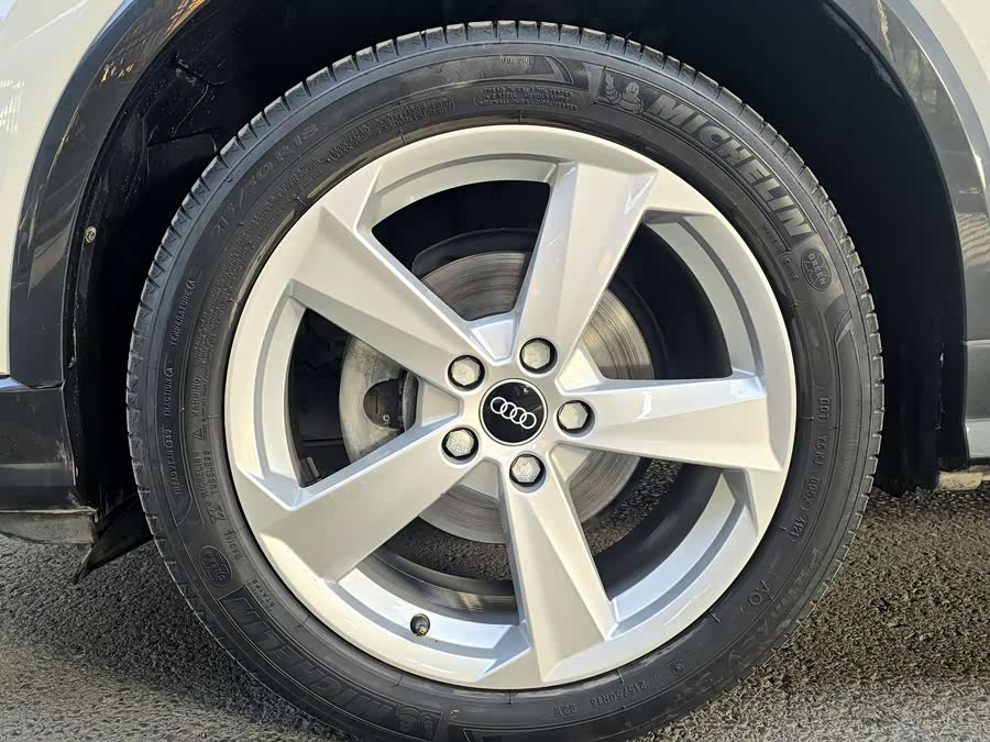 Audi Q2L 2022 car image #16