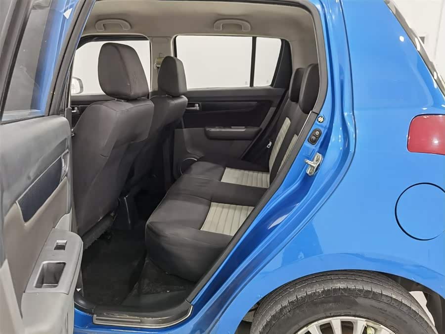 铃木 雨燕 2015 汽车图片 #16