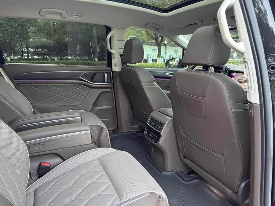 Volkswagen Viloran 2024 car image #16