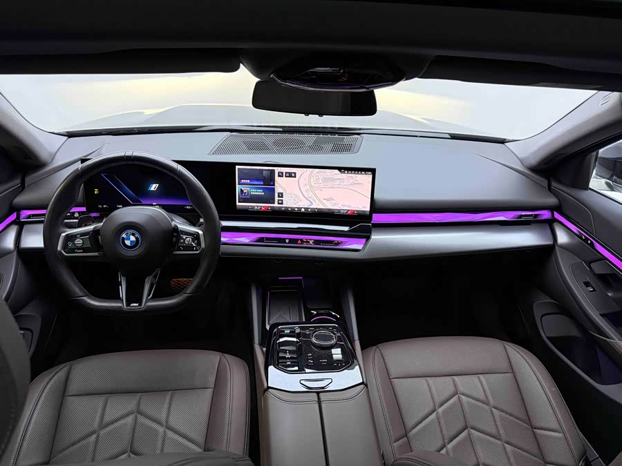 BMW i5 2024 car image #16