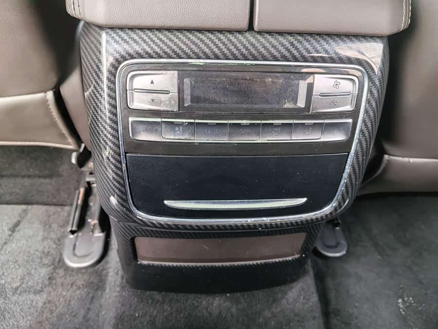 Roewe RX8 2019 изображение автомобиля #16