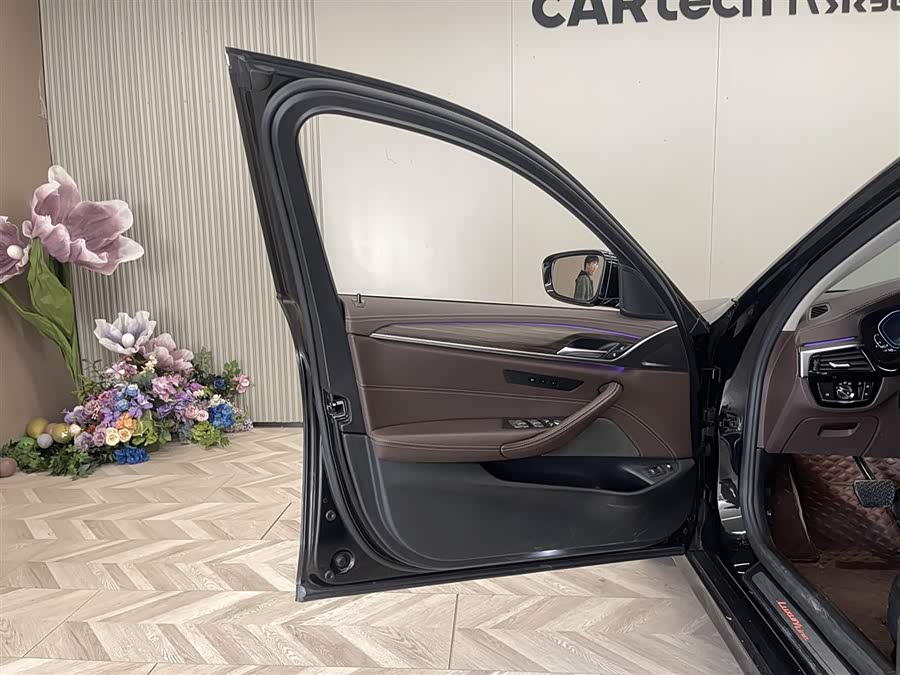 BMW 5 Series New Energy 2021 car image #16