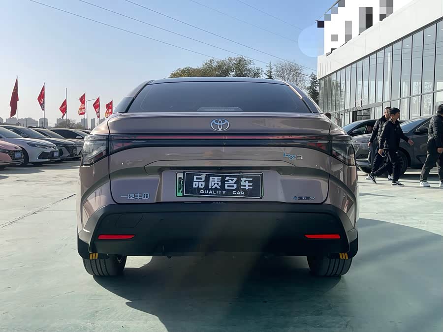 Toyota bZ3 2023 immagine di auto #16