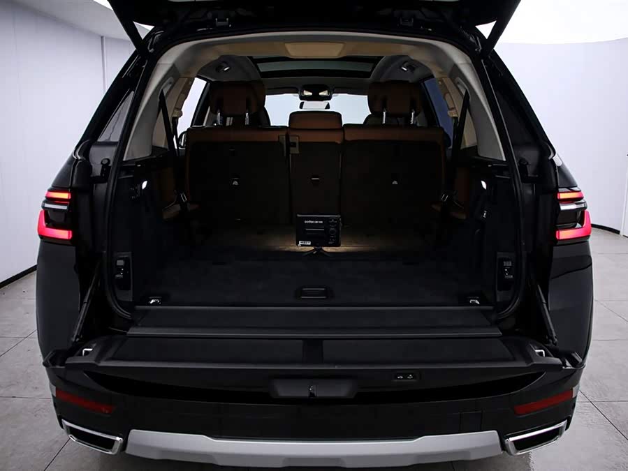 BMW X7 2023 immagine di auto #16