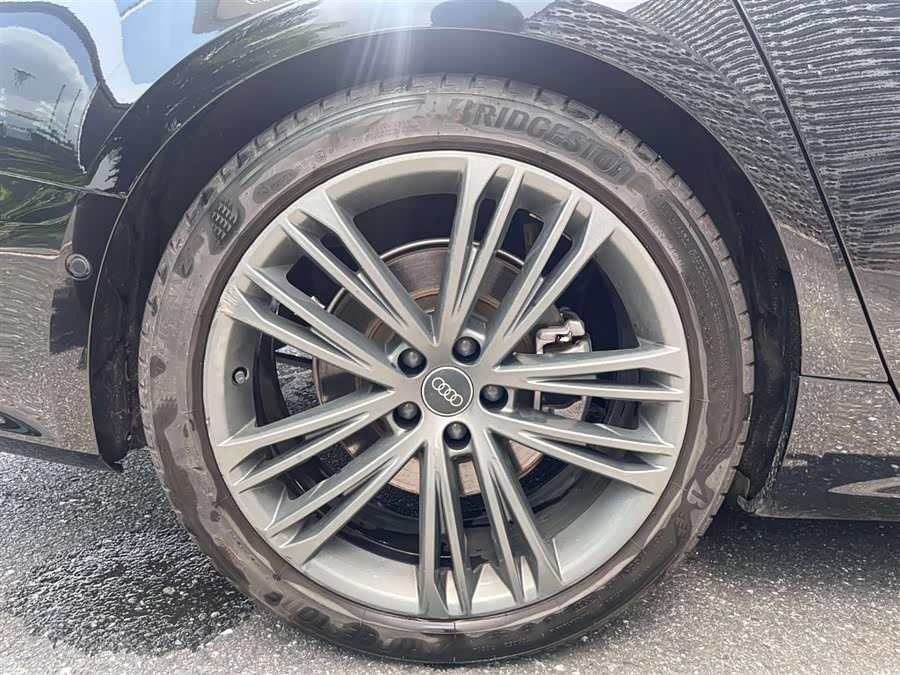 Audi A7 2023 car image #16