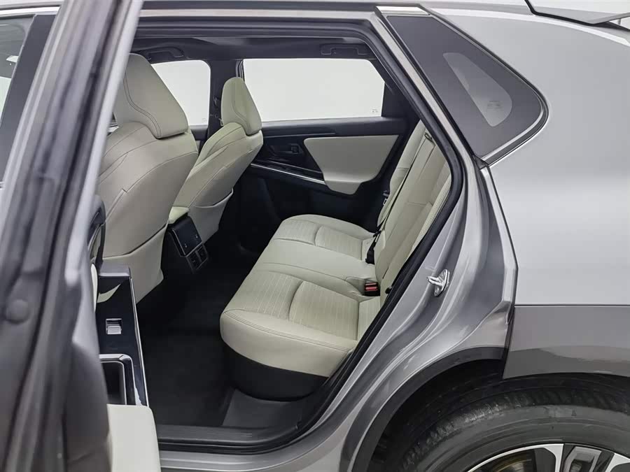 Toyota bZ4X 2022 immagine di auto #16