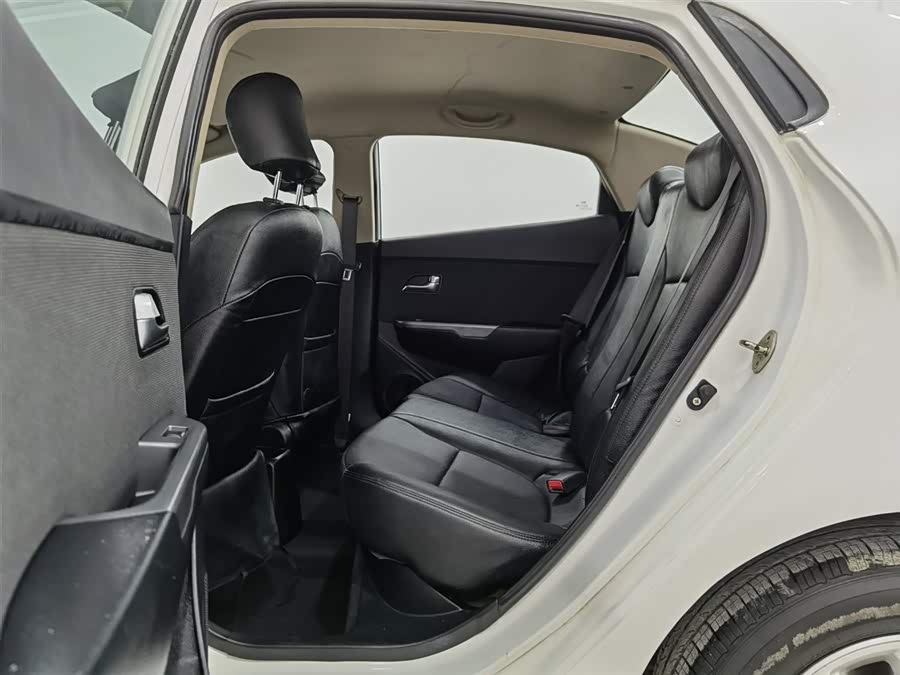 起亚 起亚K2 2015 汽车图片 #16