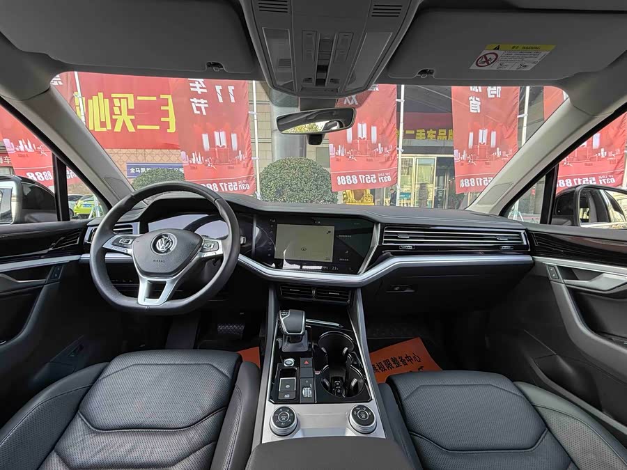 Volkswagen Touareg 2019 car image #16