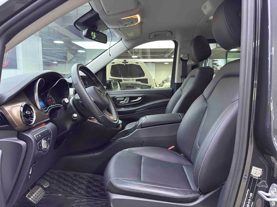 Mercedes-Benz V Class 2020 car image #16