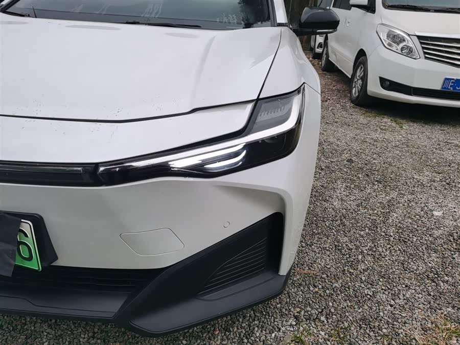 Toyota bZ3 2023 immagine di auto #16