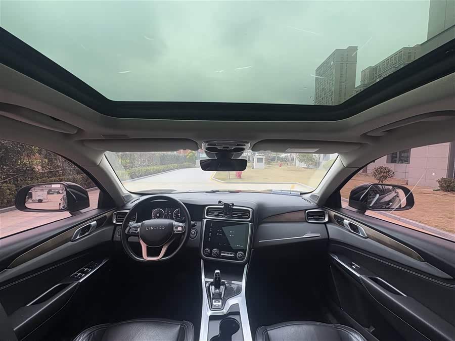 Lynk & Co 01 2018 #16 Lynk & Co 01 2018 image de voiture #16