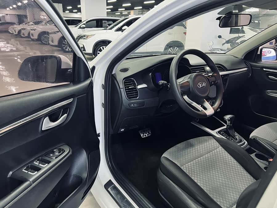 起亚 起亚K2 2017 汽车图片 #16