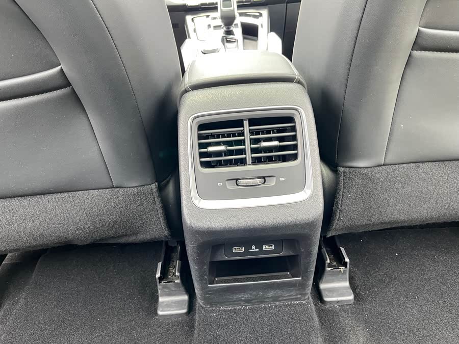 GEELY Boyue 2020 image de voiture #16