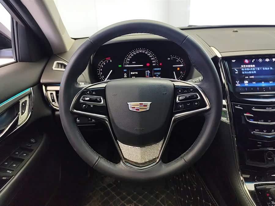 2018 car image #16