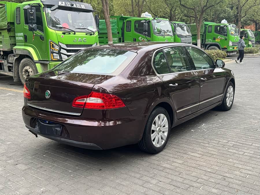 Skoda Superb 2012 image de voiture #16