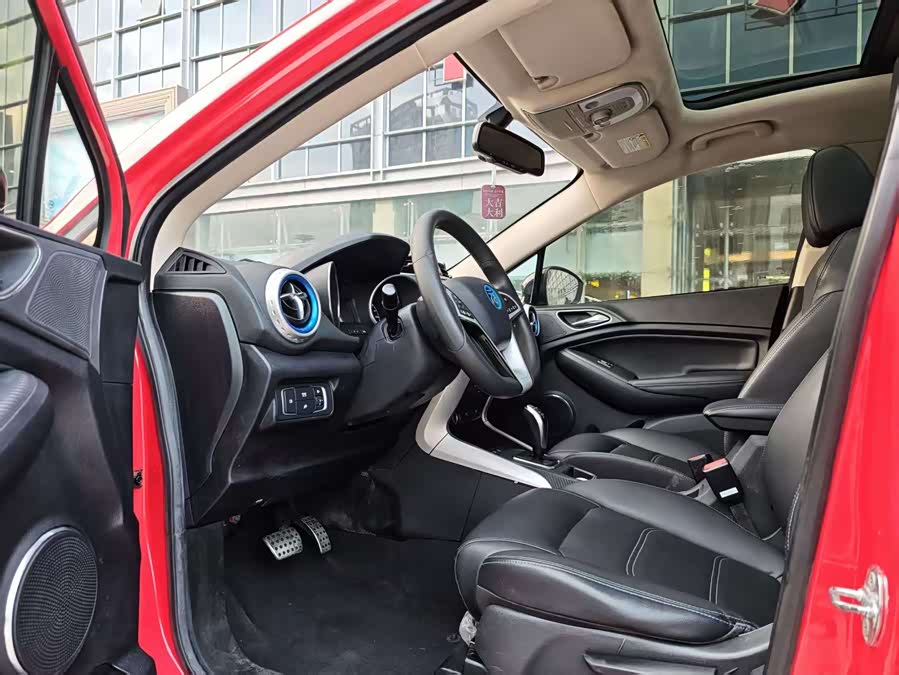 BYD Yuan New Energy 2018 car image #16