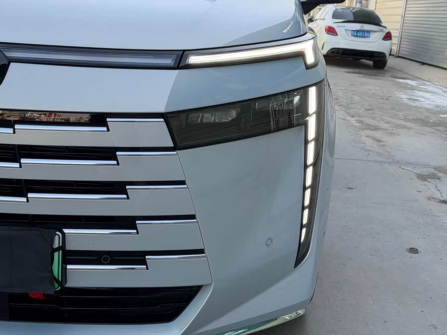 GAC Trumpchi E8 New Energy 2025 #16 GAC Trumpchi E8 New Energy 2025 car image #16