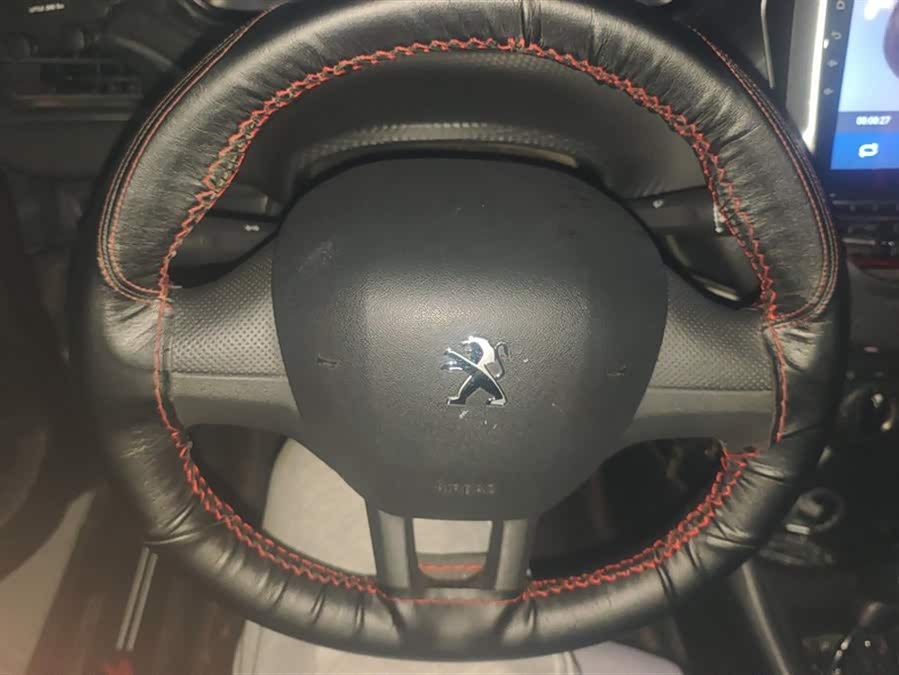 Peugeot 2008 2016 car image #16